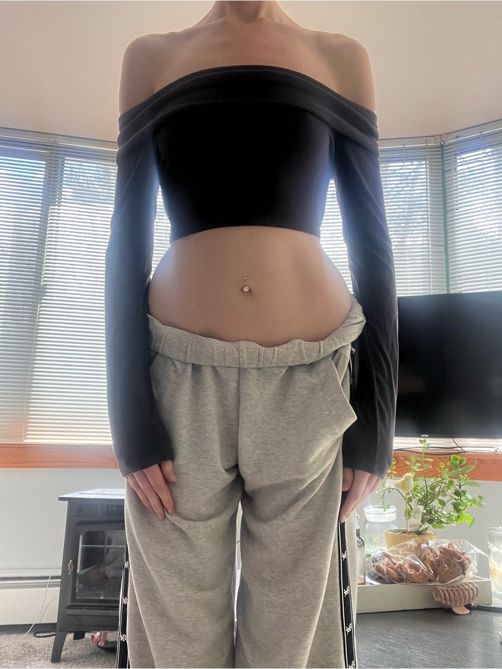 Garage Off-Shoulder Ribbed Crop Top (XS) - Picture 5 of 6